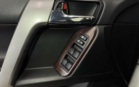 Toyota Land Cruiser Prado 150 рестайлинг 2, 2017 год, 3 769 000 рублей, 14 фотография