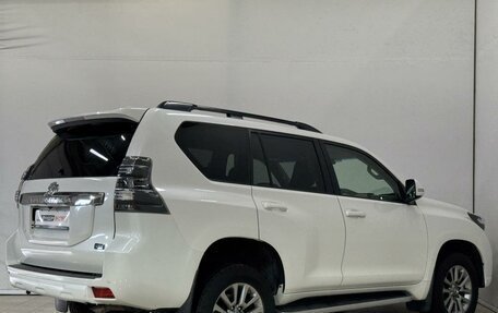 Toyota Land Cruiser Prado 150 рестайлинг 2, 2017 год, 3 769 000 рублей, 9 фотография