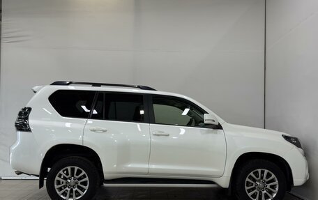 Toyota Land Cruiser Prado 150 рестайлинг 2, 2017 год, 3 769 000 рублей, 10 фотография