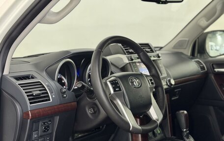 Toyota Land Cruiser Prado 150 рестайлинг 2, 2017 год, 3 769 000 рублей, 13 фотография