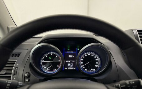 Toyota Land Cruiser Prado 150 рестайлинг 2, 2017 год, 3 769 000 рублей, 17 фотография