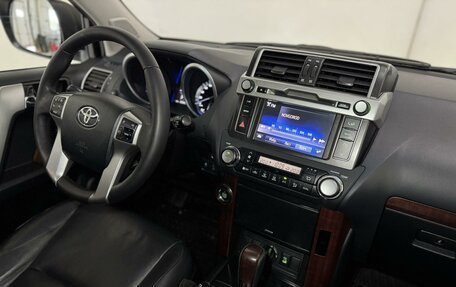 Toyota Land Cruiser Prado 150 рестайлинг 2, 2017 год, 3 769 000 рублей, 26 фотография