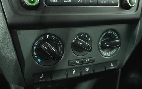 Skoda Rapid I, 2015 год, 1 010 000 рублей, 13 фотография