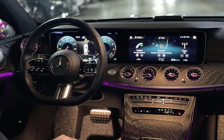 Mercedes-Benz E-Класс, 2021 год, 3 030 000 рублей, 1 фотография