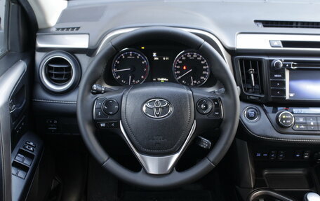 Toyota RAV4, 2017 год, 2 840 000 рублей, 12 фотография
