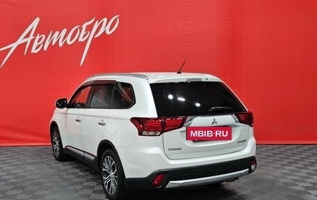 Mitsubishi Outlander III рестайлинг 3, 2015 год, 1 749 000 рублей, 3 фотография