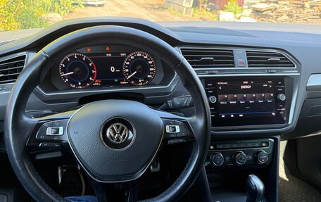 Volkswagen Tiguan II, 2018 год, 2 600 000 рублей, 4 фотография