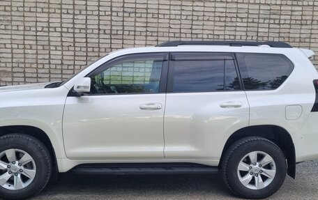Toyota Land Cruiser Prado 150 рестайлинг 2, 2020 год, 4 980 000 рублей, 6 фотография
