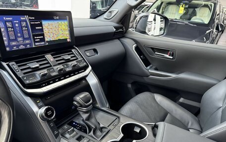 Toyota Land Cruiser, 2024 год, 11 790 000 рублей, 28 фотография