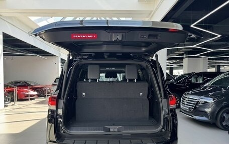Toyota Land Cruiser, 2024 год, 11 790 000 рублей, 26 фотография