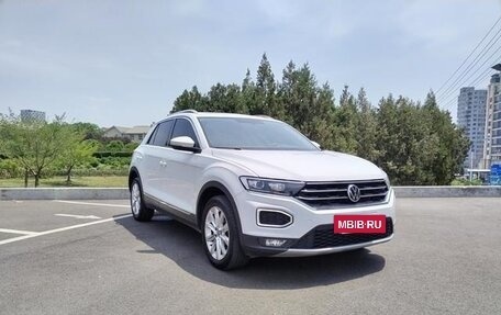 Volkswagen T-Roc I, 2022 год, 1 400 000 рублей, 3 фотография