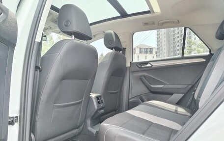 Volkswagen T-Roc I, 2022 год, 1 400 000 рублей, 10 фотография