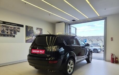 Mitsubishi Outlander III рестайлинг 3, 2008 год, 1 065 000 рублей, 4 фотография