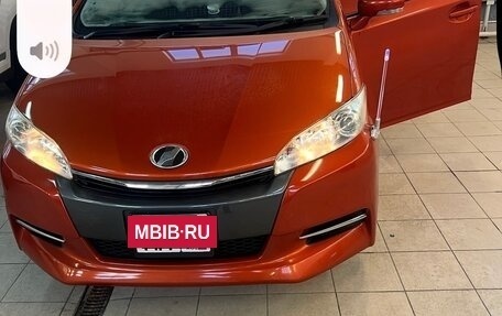 Toyota Wish II, 2015 год, 1 690 000 рублей, 2 фотография