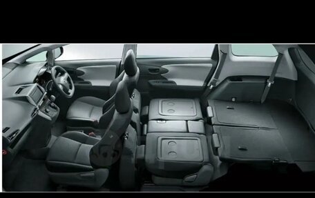 Toyota Wish II, 2015 год, 1 690 000 рублей, 36 фотография