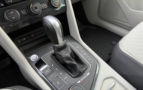 Volkswagen Tiguan II, 2017 год, 2 600 000 рублей, 17 фотография