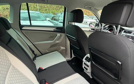 Volkswagen Tiguan II, 2017 год, 2 600 000 рублей, 24 фотография
