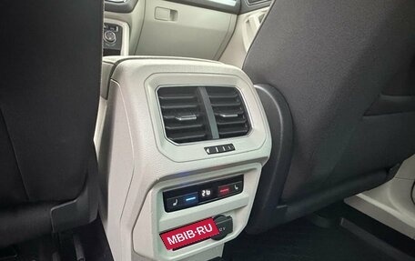 Volkswagen Tiguan II, 2017 год, 2 600 000 рублей, 23 фотография
