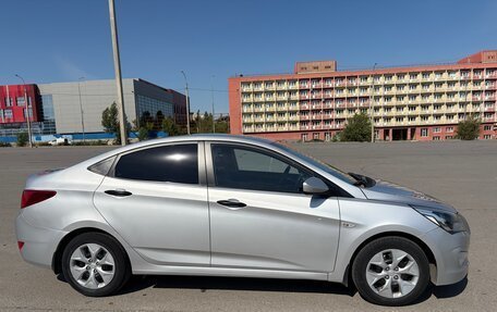 Hyundai Solaris II рестайлинг, 2015 год, 980 000 рублей, 4 фотография