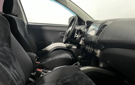 Mitsubishi Outlander III рестайлинг 3, 2012 год, 1 100 000 рублей, 13 фотография