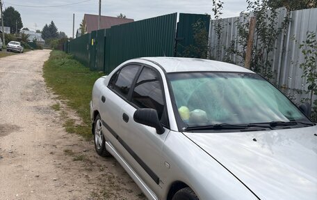 Mitsubishi Carisma I, 2001 год, 215 000 рублей, 2 фотография