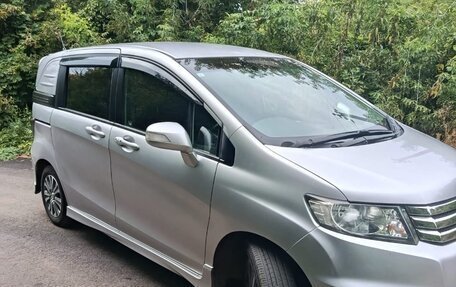 Honda Freed I, 2013 год, 1 250 000 рублей, 2 фотография