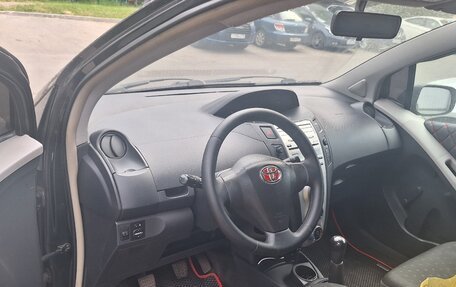 Toyota Yaris III рестайлинг, 2008 год, 390 000 рублей, 7 фотография