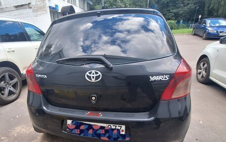 Toyota Yaris III рестайлинг, 2008 год, 390 000 рублей, 2 фотография