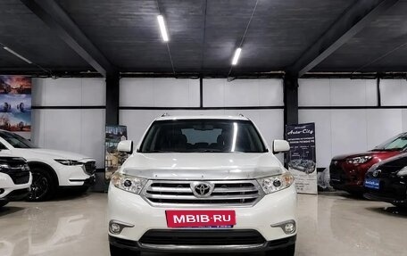 Toyota Highlander III, 2012 год, 2 195 000 рублей, 2 фотография