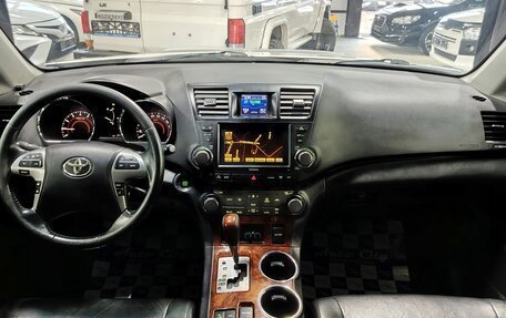 Toyota Highlander III, 2012 год, 2 195 000 рублей, 17 фотография