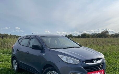 Hyundai ix35 I рестайлинг, 2013 год, 930 000 рублей, 2 фотография