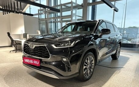 Toyota Highlander, 2026 год, 5 990 000 рублей, 2 фотография