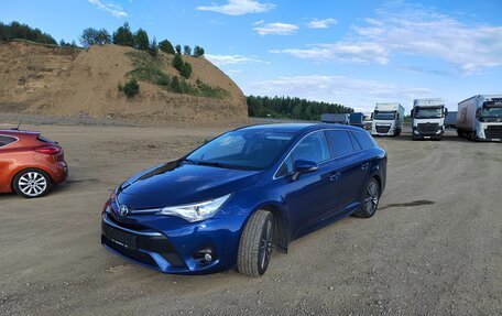 Toyota Avensis III рестайлинг, 2017 год, 1 650 000 рублей, 2 фотография