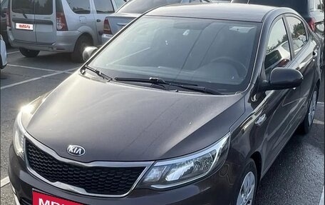 KIA Rio III рестайлинг, 2017 год, 1 050 000 рублей, 2 фотография