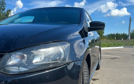 Volkswagen Polo VI (EU Market), 2011 год, 700 000 рублей, 2 фотография