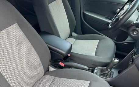 Volkswagen Polo VI (EU Market), 2011 год, 700 000 рублей, 19 фотография