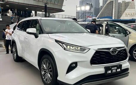 Toyota Highlander, 2026 год, 5 360 000 рублей, 2 фотография