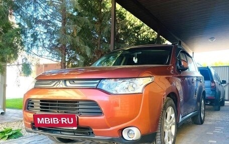 Mitsubishi Outlander III рестайлинг 3, 2012 год, 1 299 000 рублей, 1 фотография