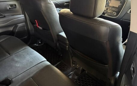 Mitsubishi Outlander III рестайлинг 3, 2012 год, 1 299 000 рублей, 4 фотография