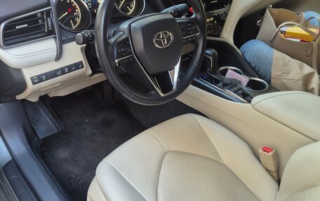 Toyota Camry, 2022 год, 3 520 000 рублей, 6 фотография
