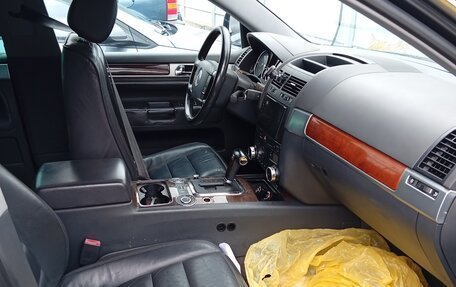 Volkswagen Touareg III, 2004 год, 550 000 рублей, 2 фотография