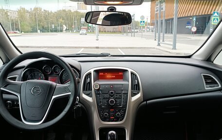 Opel Astra J, 2011 год, 650 000 рублей, 9 фотография