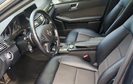Mercedes-Benz E-Класс, 2011 год, 1 450 000 рублей, 11 фотография