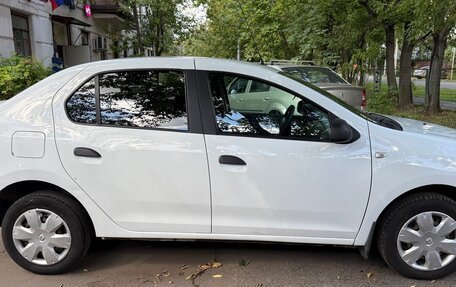 Renault Logan II, 2017 год, 550 000 рублей, 3 фотография