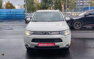 Mitsubishi Outlander III рестайлинг 3, 2013 год, 1 640 000 рублей, 1 фотография