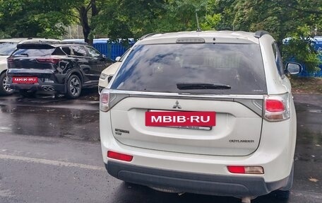 Mitsubishi Outlander III рестайлинг 3, 2013 год, 1 640 000 рублей, 3 фотография