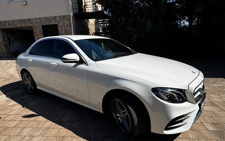 Mercedes-Benz E-Класс, 2019 год, 4 300 000 рублей, 3 фотография