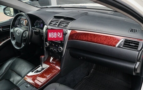 Toyota Camry, 2013 год, 1 720 000 рублей, 7 фотография