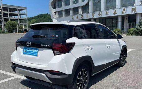 Toyota Yaris, 2022 год, 1 395 000 рублей, 5 фотография