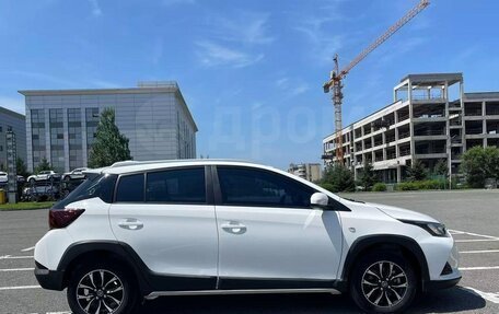 Toyota Yaris, 2022 год, 1 395 000 рублей, 4 фотография